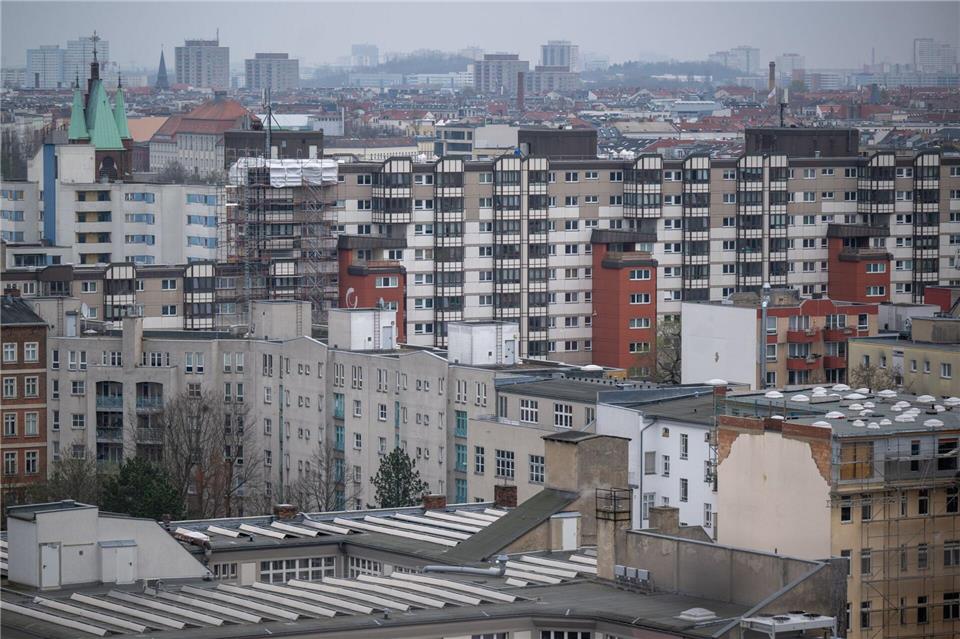 Städte sind dreidimensionale Gebilde aus gewaltigen Mengen an Beton, Stein und Asphalt. (Symbolbild)Monika Skolimowska/dpa