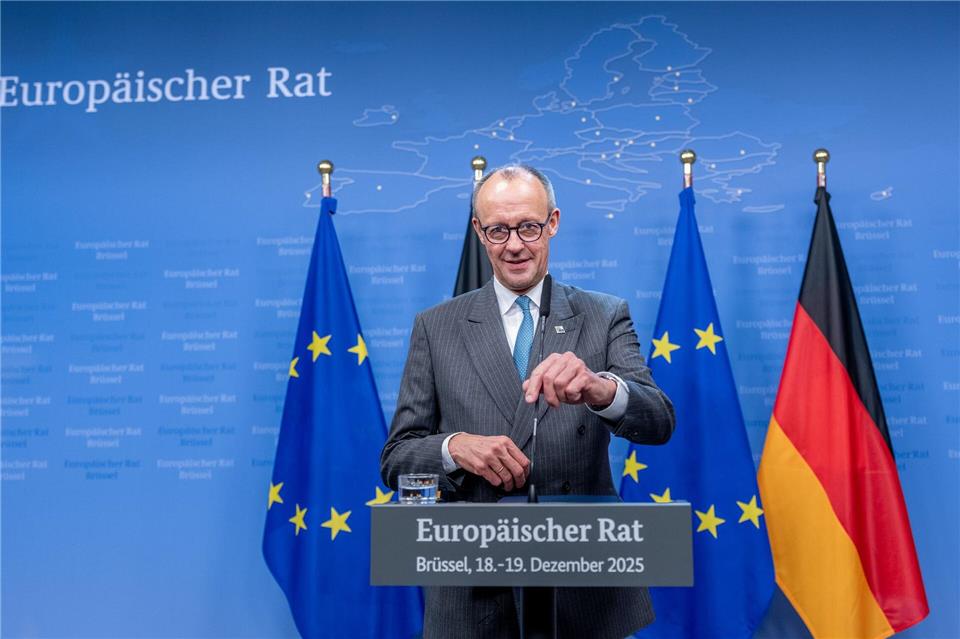 Stärkung des Zusammenhalts Europas: Das ist mit 54 Prozent mit Abstand das Thema, um das sich die Bundesregierung von Kanzler Friedrich Merz (CDU) im neuen Jahr besonders kümmern sollte.Michael Kappeler/dpa