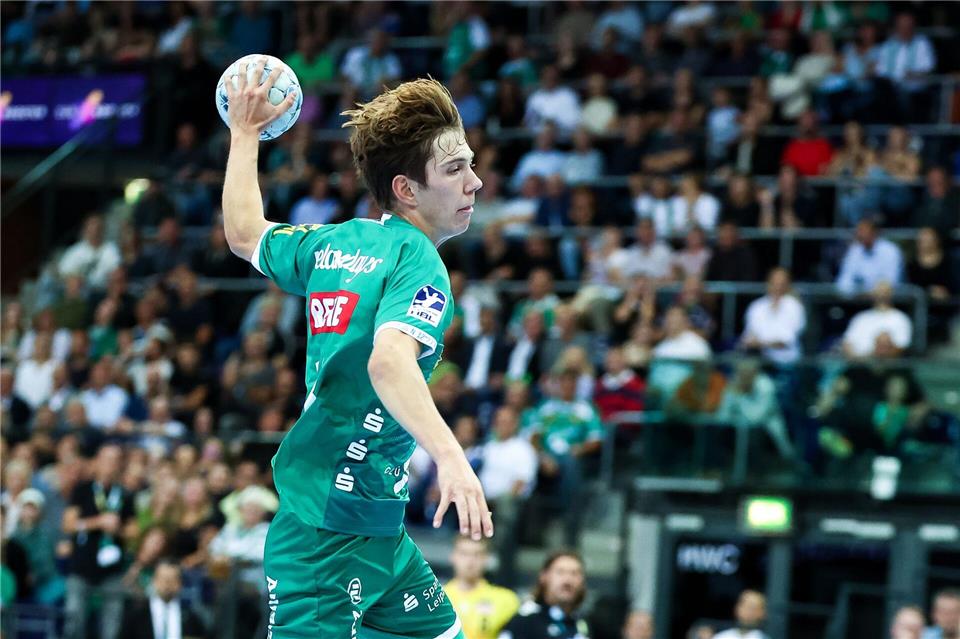 Staffan Peter und die Bundesliga-Handballer des SC DHfK Leipzig kassierten eine klare Heimpleite gegen den THW Kiel.Jan Woitas/dpa