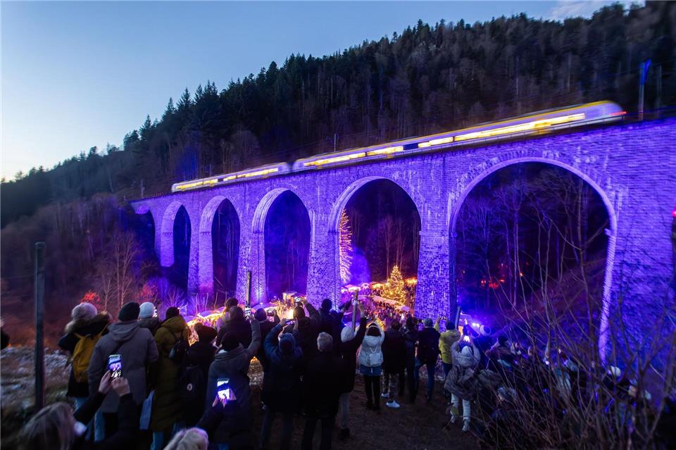 Standardtickets für den Weihnachtsmarkt in der Ravennaschlucht werden teurer. (Archivbild) Philipp von Ditfurth/dpa