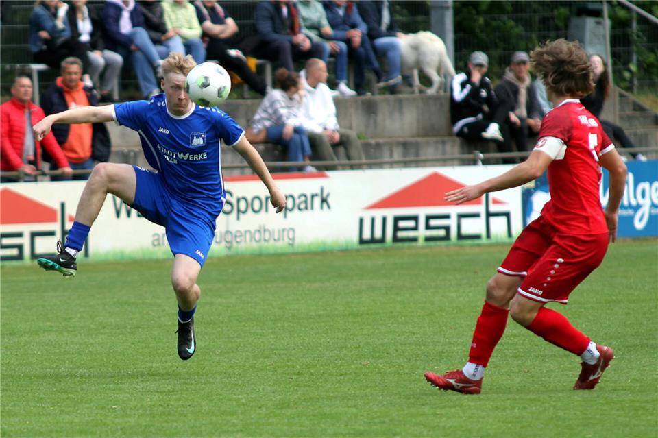 Starke Partie: Beim 1:1 der Westfalia in Wettringen leistete Justin Marquart (links) die Vorarbeit zum Gemener Ausgleich durch Alexander Bilski.