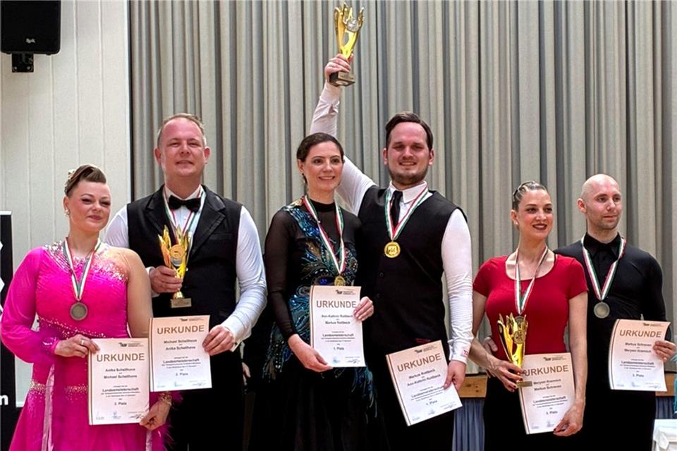 Starker Auftritt bei den Landesmeisterschaften: Markus und Ann-Kathrin Rottbeck (Mitte).