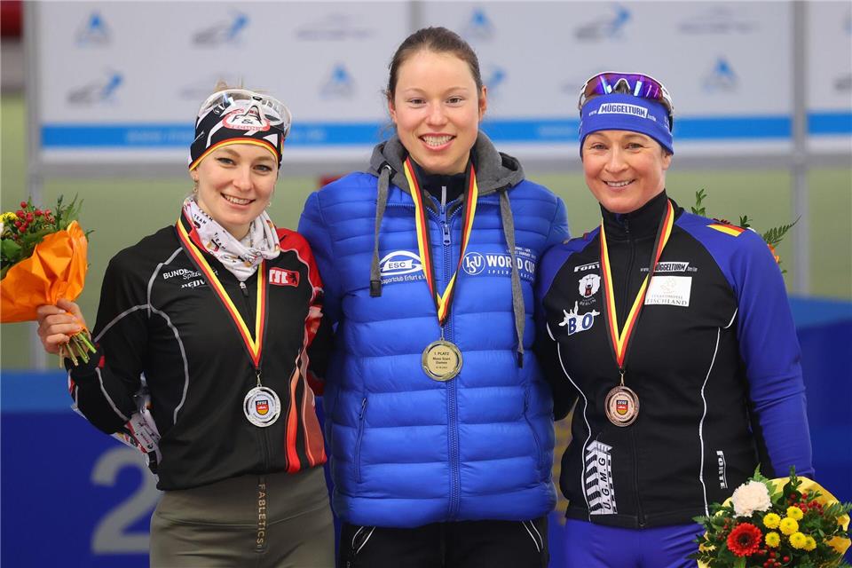 Starker Auftritt in Calgary: Josie Hofmann (M). (Archivbild).Karl-Josef Hildenbrand/dpa