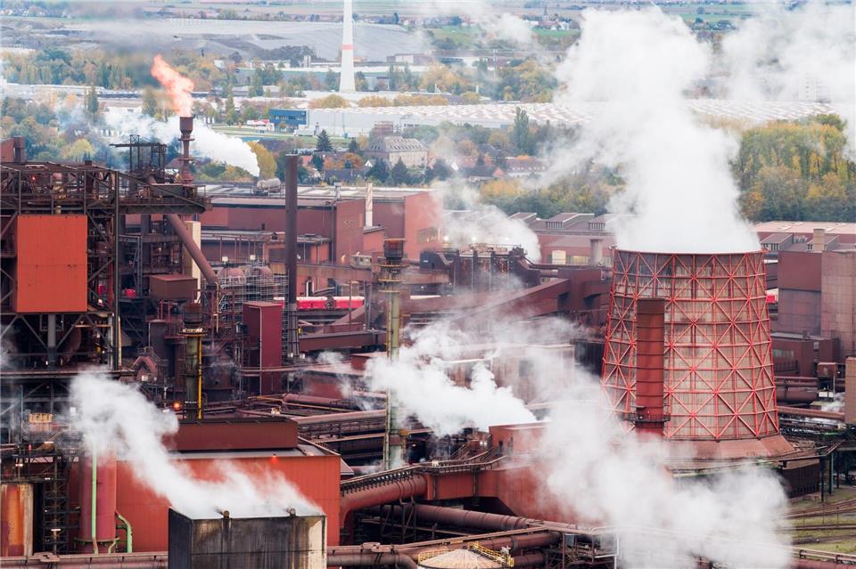 Starker Rückgang der Rohstahlproduktion 2025: Die Stahlindustrie spricht vom vierten Krisenjahr in Folge. (Symbolbild)Julian Stratenschulte/dpa