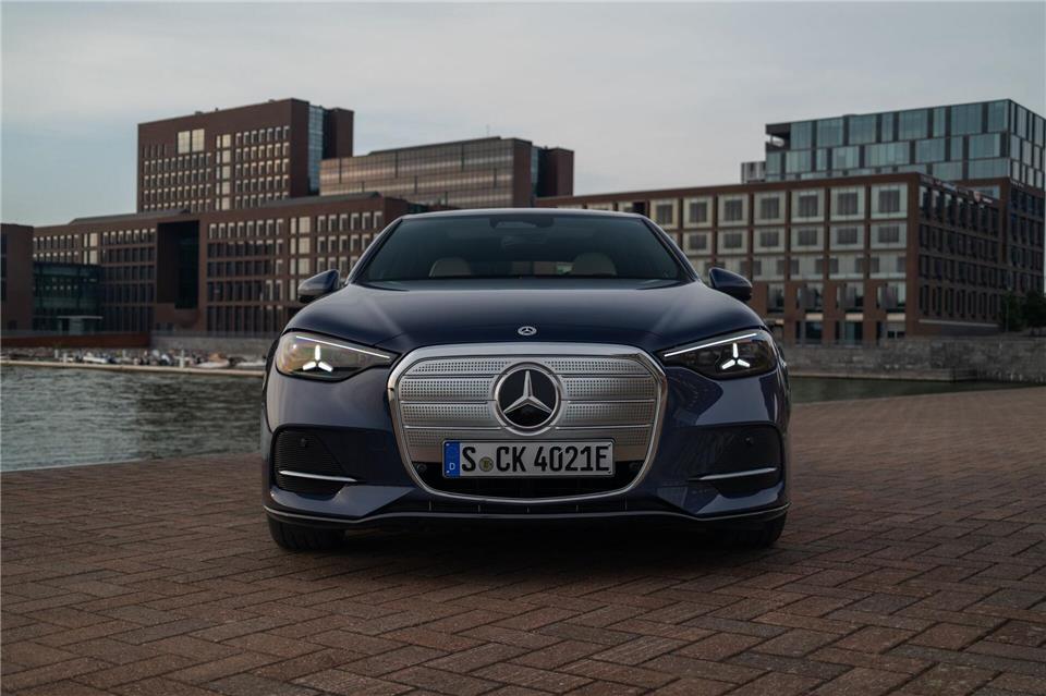 Stars in your eyes: Beim Urahn 190 „Baby Benz“ gab’s nur einen Stern auf dem Kühler - da geht heute mehr.Mercedes-Benz AG/dpa-tmn