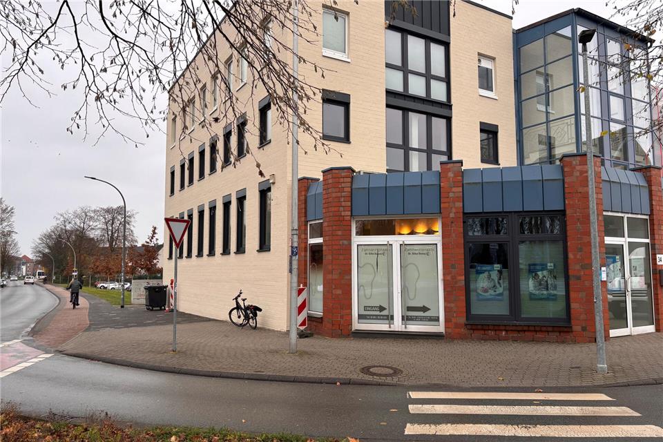 Statt Ziegelrot wird die dominierende Außenfarbe Cremeweiß sein.