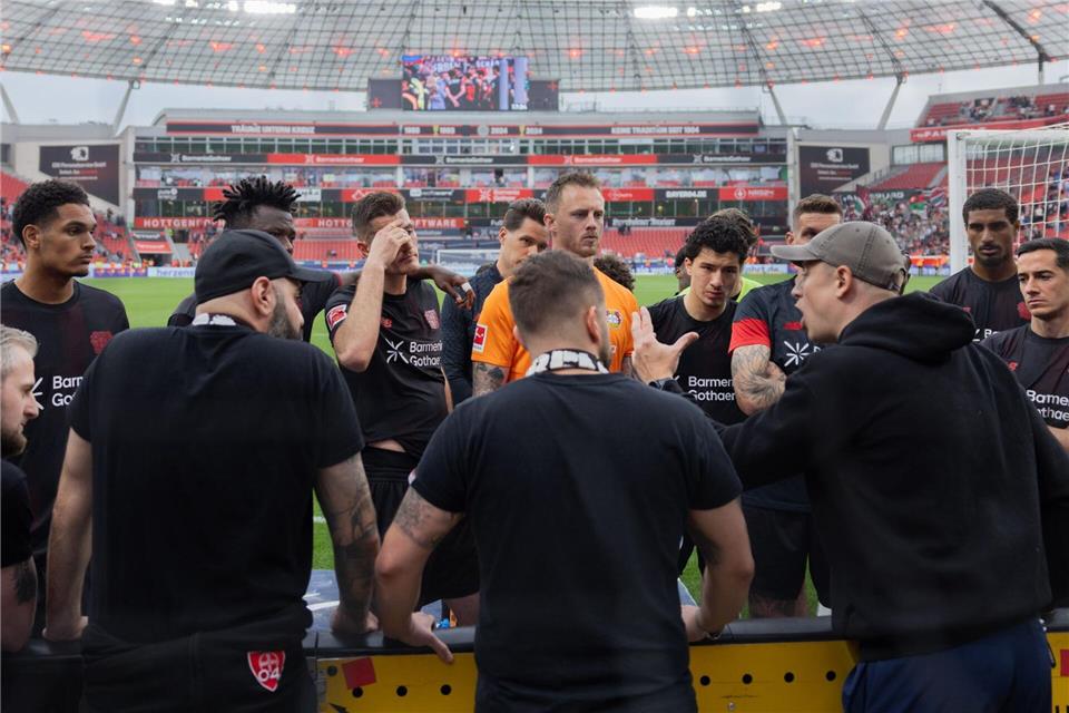 Statt einer Standpauke nach der Pleite gegen Augsburg gab es aber Motivation. Rolf Vennenbernd/dpa