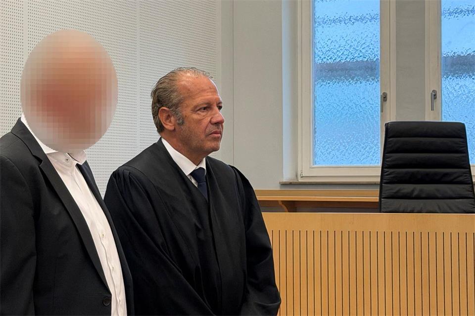 Statt rechtssicherer Vererbung Anklage gegen Notar - vor dem Landgericht Limburg hat ein Strafprozess gegen einen Juristen wegen mutmaßlicher Erbschleicherei begonnen.Jens Albes/dpa