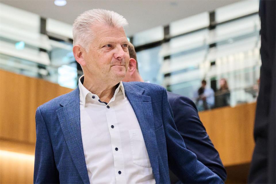 Stefan Politze tritt als Fraktionsvorsitzender der SPD im niedersächsischen Landtag zurück. (Archivbild) Julian Stratenschulte/dpa