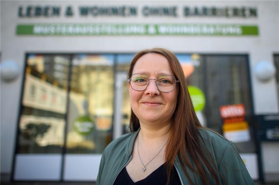 Stefanie Hamacher begleitet das Projekt der Nachbarschaftshilfe und informiert auch über altersgerechtes Wohnen. Klaus-Dietmar Gabbert/dpa