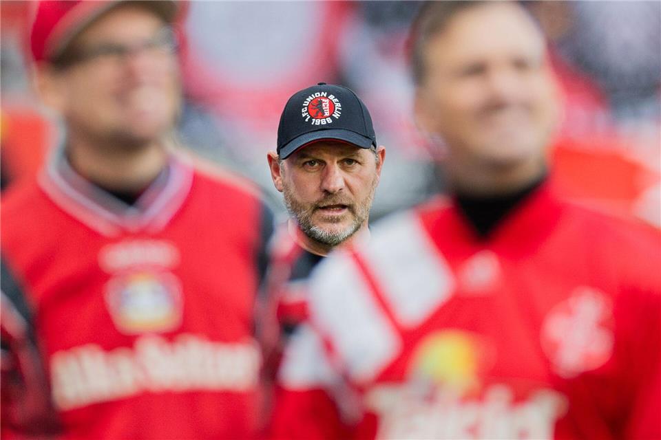 Steffen Baumgart sprach mit den Fans. Rolf Vennenbernd/dpa