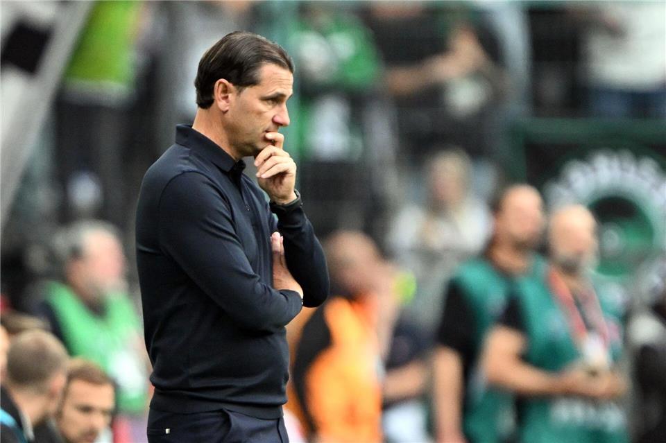 Steht bei Borussia Mönchengladbach stark in der Kritik: Trainer Gerardo SeoaneFederico Gambarini/dpa