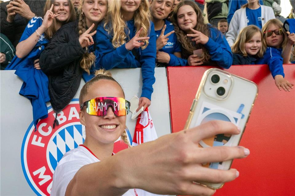 Steht bei Fans hoch im Kurs: Deutschlands „Fußballerin des Jahres“ Giulia Gwinn. (Archivbild)Peter Kneffel/dpa