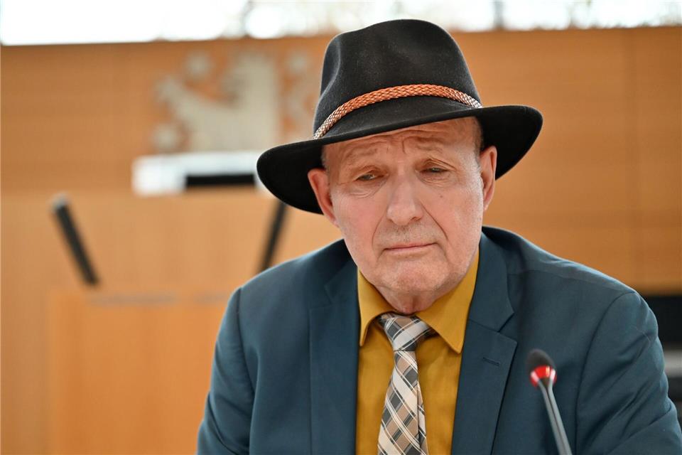 Steht digitalen Hilfsmitteln für Blinde aufgeschlossen gegenüber: Joachim Leibiger, Vorsitzender des Blinden- und Sehbehindertenverbandes Thüringen. (Archivbild)Martin Schutt/dpa