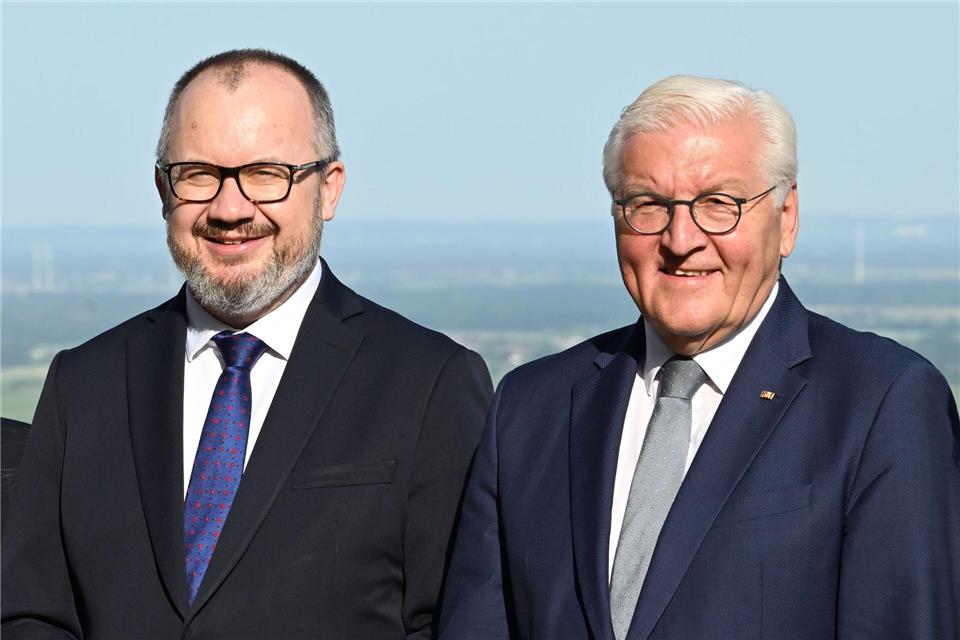 Steinmeier (r) würdigte Bodnar als leidenschaftlichen Kämpfer für Menschenrechte, Demokratie und Rechtsstaatlichkeit.Uli Deck/dpa