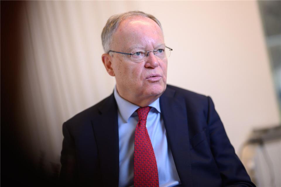 Stephan Weil möchte Zeit für Freunde, die nicht in Hannover wohnen. (Archivbild)Julian Stratenschulte/dpa