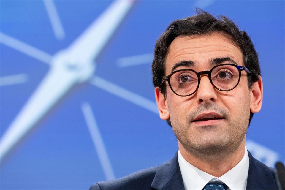 Stéphane Séjourné ist unter anderem für die Industriestrategie der EU-Kommission zuständig. (Archivbild)Geert Vanden Wijngaert/AP/dpa