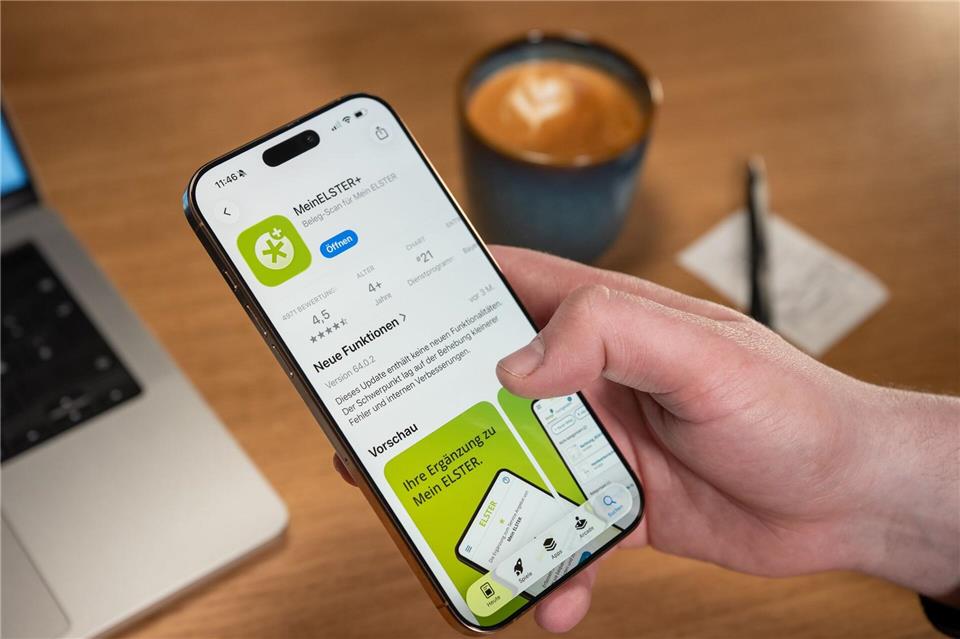 Steuererklärung mit nur einem Klick? Ab Juli wird das mit der „MeinElster+“-App für manche Menschen möglich sein.Nico Tapia/dpa-tmn