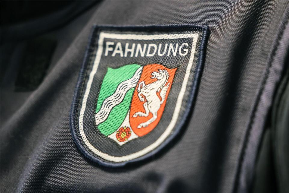 Steuerfahnder gehen gegen Briefkastenfirmen in Steueroasen vor (Symbolbild)Oliver Berg/dpa