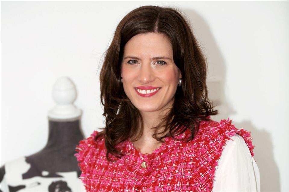 Stil- und Farbberaterin Jasmin Link rät, Kleidungsstücke nach klaren Kriterien zu sortieren: tragbar, veränderbar oder abzugeben.Jasmin Link/dpa-tmn