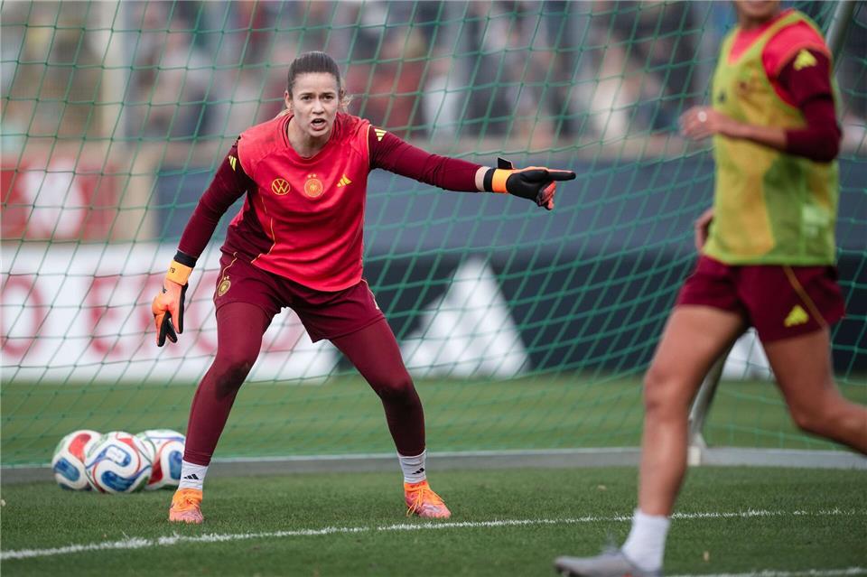 Wück benennt Berger-Ersatz - Gwinn vor Comeback Stina Johannes soll sich gegen Frankreich im Tor bewähren.Marius Becker/dpa