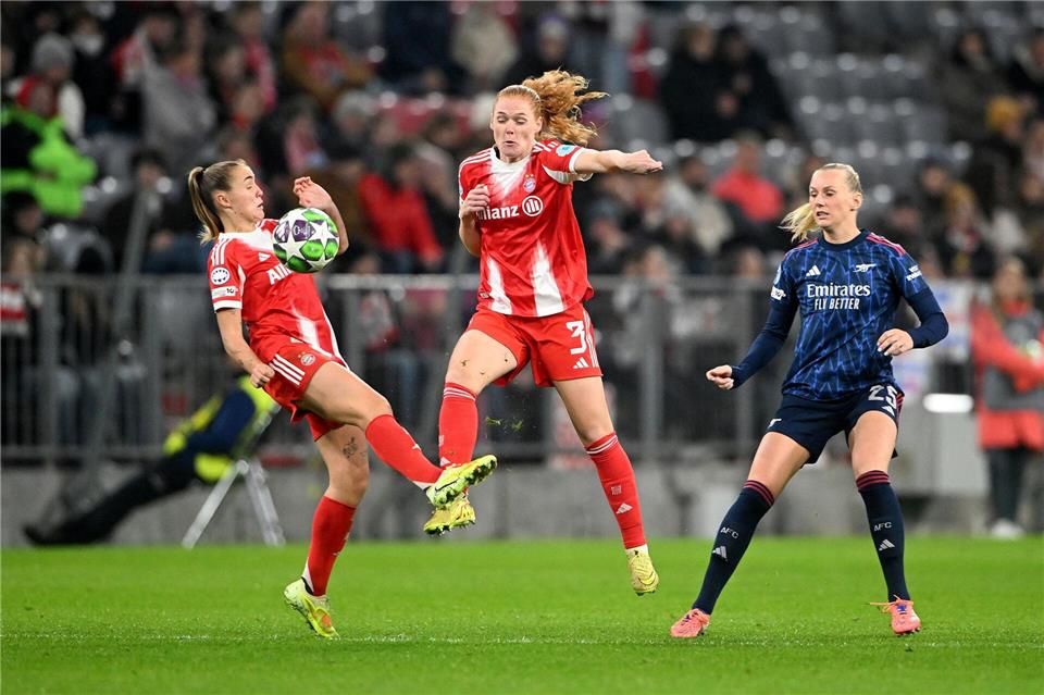 Stine Ballisager (M) zeigt vollen Einsatz für den FC Bayern. (Archivbild)Jens Niering/dpa