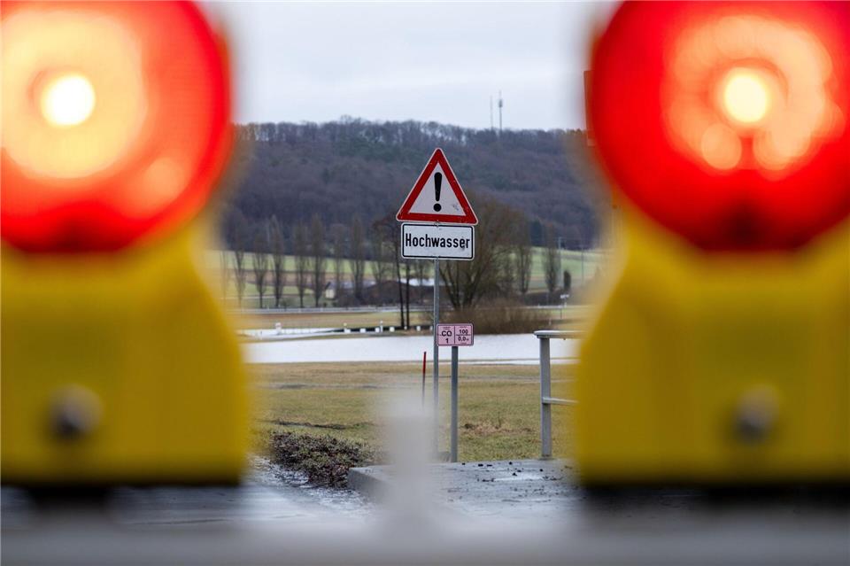 Straßen mussten gesperrt werden. Pia Bayer/dpa