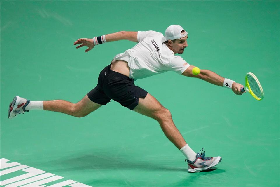 Streckt sich vergeblich: Jan-Lennard StruffLuca Bruno/AP/dpa