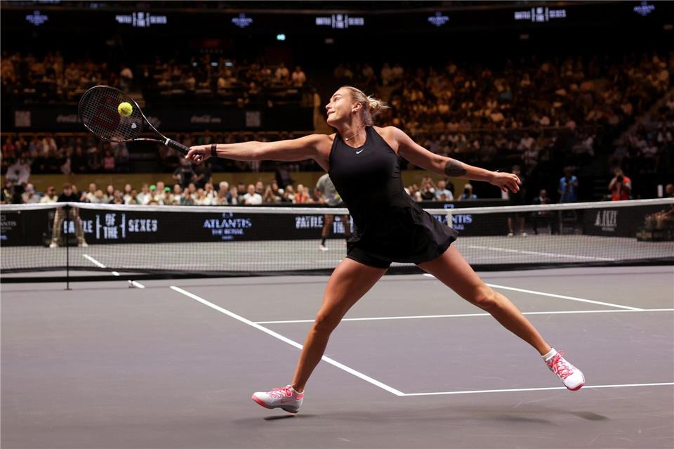 Streckte sich im Duell mit Kyrgios vergeblich: Aryna SabalenkaChristopher Pike/Getty Images Europe/Pool/dpa