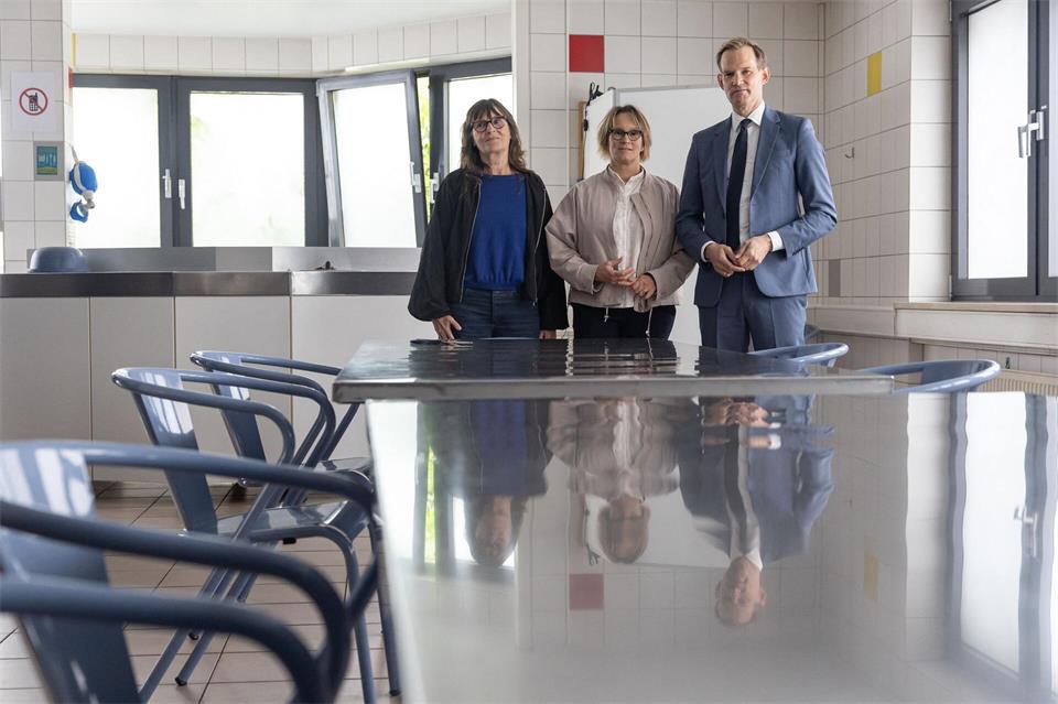 Streek informierte sich über die Hilfsangebote rund um den Hamburger Hauptbahnhof.Ulrich Perrey/dpa
