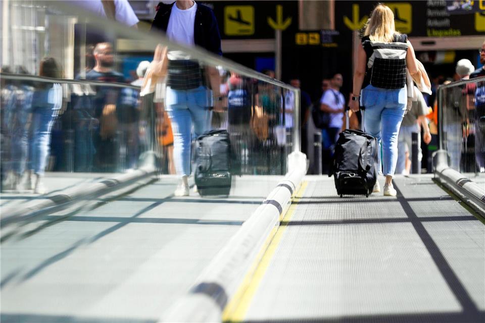 Streiks des Bodenpersonals sorgen an spanischen Flughäfen für Verspätungen und Probleme bei der Gepäckabfertigung.Clara Margais/dpa/dpa-tmn