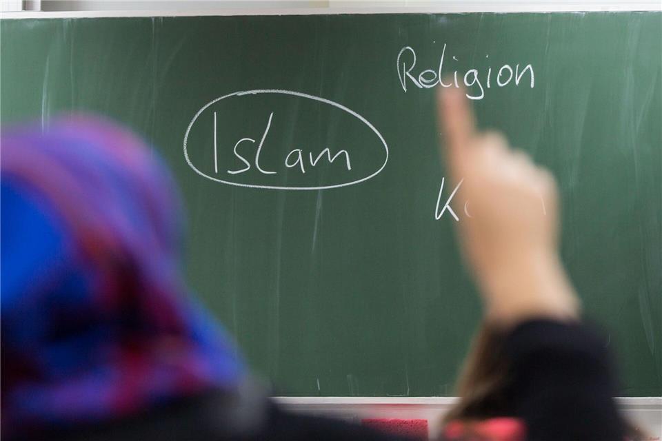 Streit um Islamunterricht in Hessen - Jetzt hat das Gericht entschieden. (Symbolbild)Frank Rumpenhorst/dpa