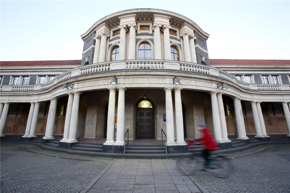 Studierende der Universität Hamburg haben betrügerische Phishingmails erhalten. (Archovbild)Bodo Marks/dpa