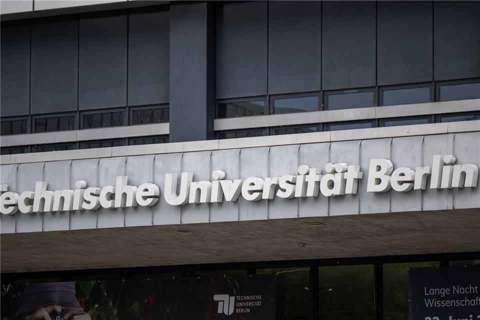 Studierende und Mitarbeitende der TU Berlin stehen vor großen Unsicherheiten: Das Hauptgebäude wird bis auf Weiteres geschlossen. (Archivbild)Monika Skolimowska/dpa