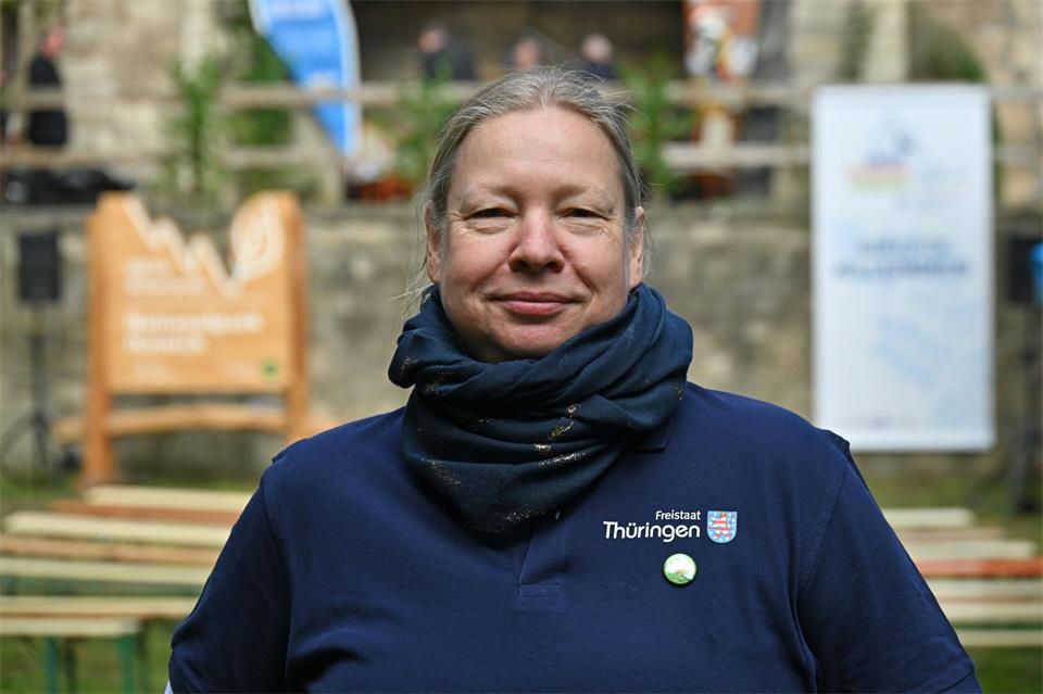 Studierte Biologin und Fachfrau für Vögel: Juliane Balmer kennt sich aus mit den gefiederten Bewohnern Thüringens.Martin Schutt/dpa