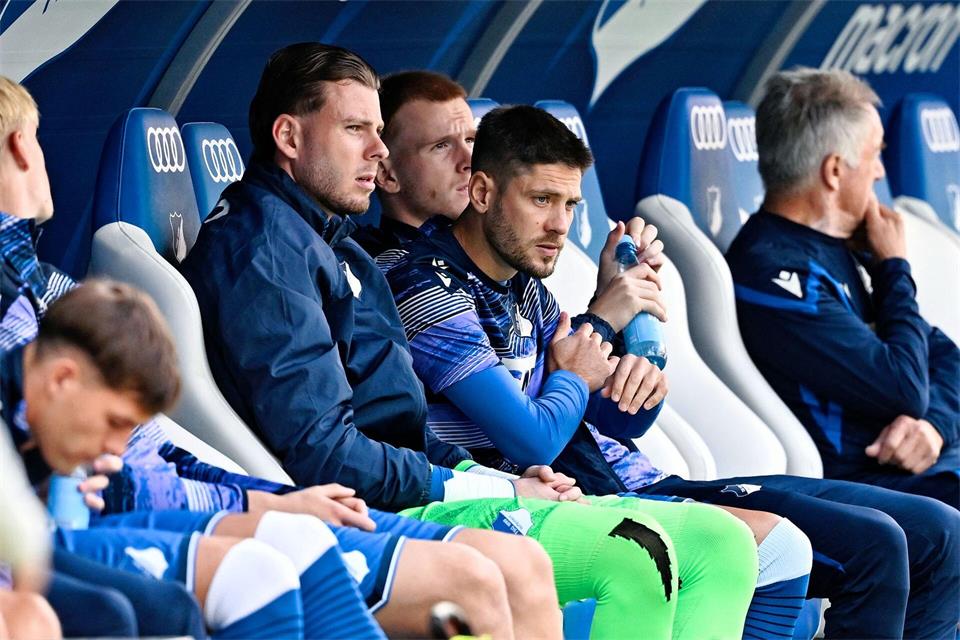 Stürmer-Star Andrej Kramaric (r.) muss um seinen Platz in der Stammelf kämpfen. (Archivbild)Uwe Anspach/dpa