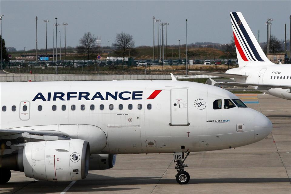 Stuttgarter Flughafen: Air France stellt Direktverbindung nach Paris ein. (Symbolbild)Christophe Ena/AP/dpa