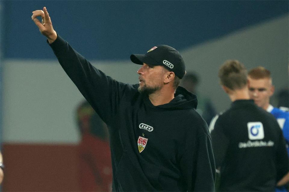 Stuttgarts Trainer Hoeneß äußerte Anerkennung für Rostock.Bernd Wüstneck/dpa