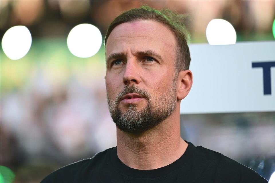 Stuttgarts Trainer Sebastian Hoeneß freut sich über Verstärkung in der Offensive. (Archivbild)Sebastian Gollnow/dpa