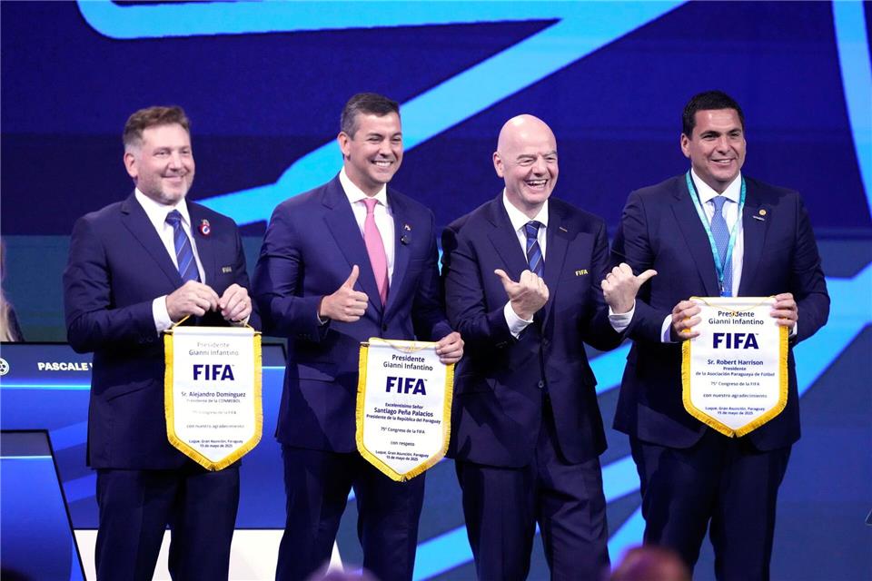 Südamerikas Spitzenfunktionäre werben bei FIFA-Boss Infantino um eine WM-Aufstockung. (Archivbild)Fernando Calistro/AP/dpa