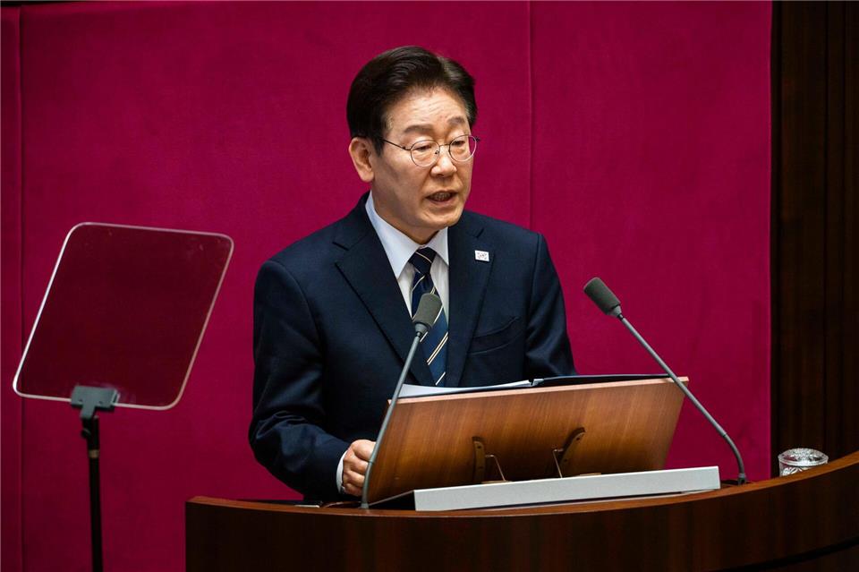 Südkoreas Präsident Lee Jae Myung steht seit Beginn des Iran-Kriegs vor großen Herausforderungen. Die ostasiatische Volkswirtschaft ist stark von Energielieferungen aus Nahost abhängig. (Archivbild)Jintak Han/ZUMA Press Wire/dpa
