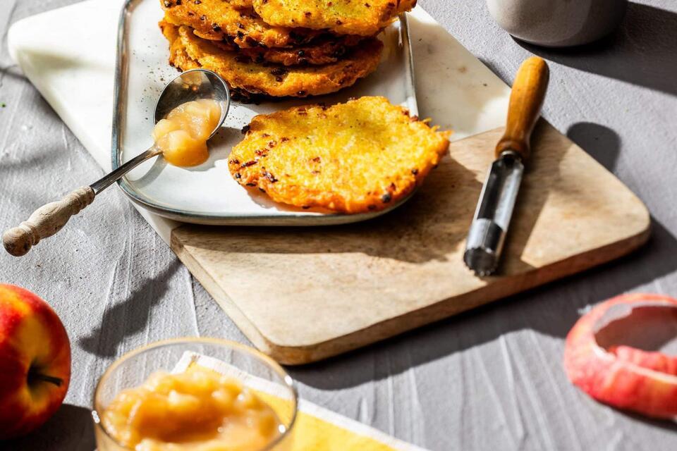 Süß oder herzhaft: Damit Kartoffelpuffer zuhause gelingen, kommt es auf die richtige Kartoffelsorte an.KMG/die-kartoffel.de/dpa-tmn