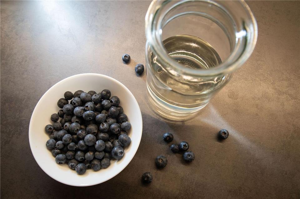 Süße oder saure Blaubeeren? Mit einem Trick soll sich das herausfinden lassen.Christin Klose/dpa-tmn