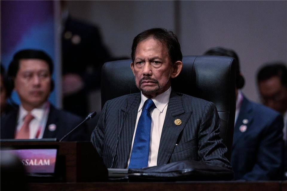 Sultan Hassanal Bolkiah ist einer der letzten absoluten Herrscher. (Archivbild) Yasuyoshi Chiba/Pool AFP/AP/dpa