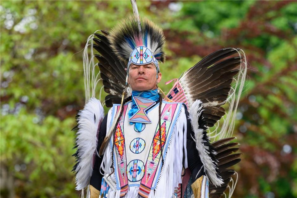 „Supaman“ will zeigen, wie vielfältig das Leben amerikanischer Ureinwohner ist. Robert Michael/dpa