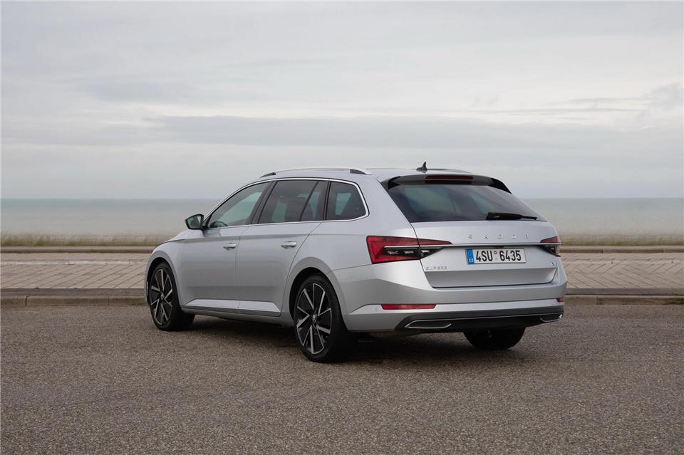 Super Image vom Superb: viel Auto für relativ wenig Geld - doch was kann der Skoda als Gebrauchter?Škoda Auto/dpa-tmn