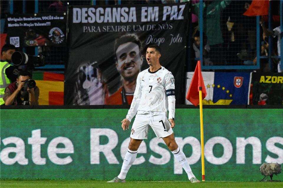 England zittert gegen Andorra: Tuchel-Team dennoch auf Kurs Superstar Cristiano Ronaldo trifft bei Portugals Auftaktsieg in Armenien doppelt.Hakob Berberyan/AP/dpa