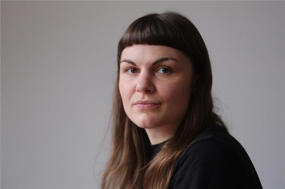 Susanne Siegert, Content Creator, informiert auf Instagram und Tiktok über den Holocaust. (Archivbild)Sebastian Willnow/dpa