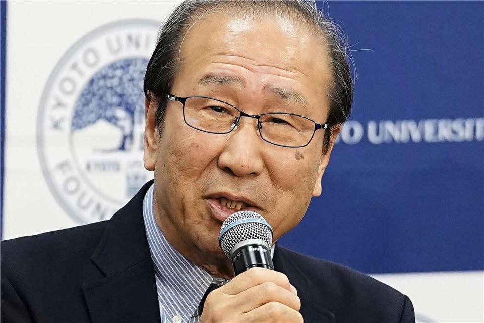 Susumu Kitagawa spricht während einer Pressekonferenz an der Universität in Kyoto - nachdem er für den Nobelpreis für Chemie gekürt worden war.Ren Onuma/Kyodo News/AP/dpa