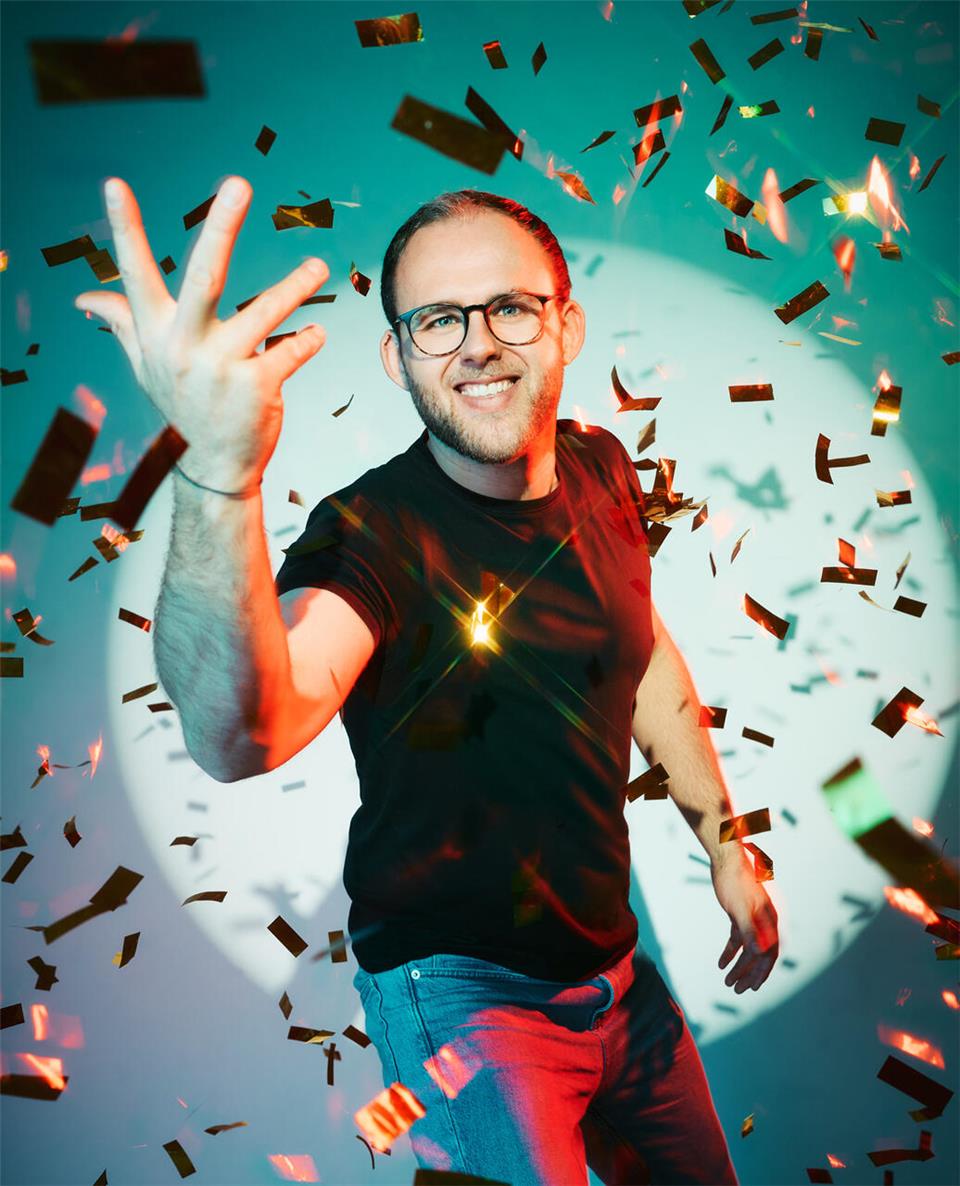 Sven Bensmann kommt mit seiner Show „SVENOMENAL“ nach Borken in die Stadthalle.